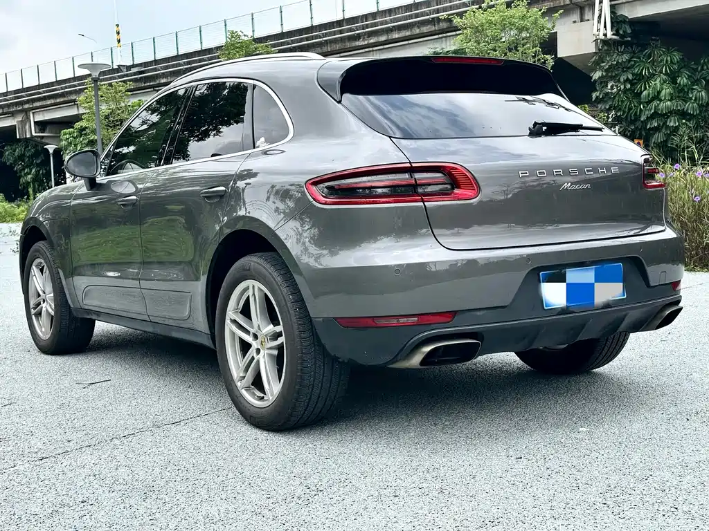 Porsche Macan — миниатюра 6
