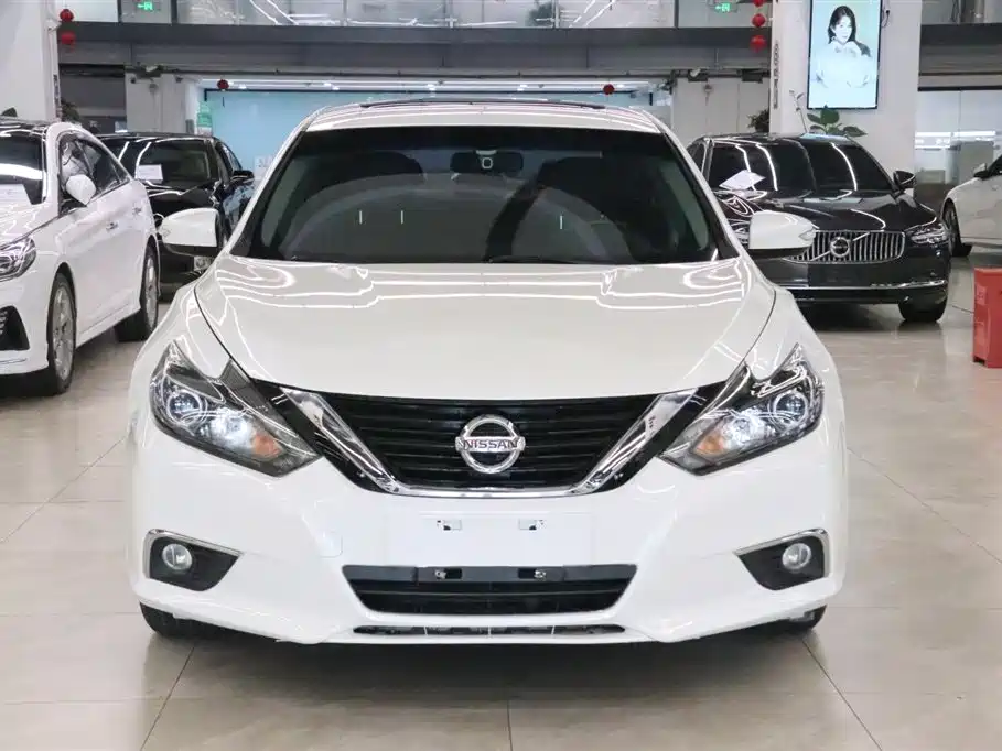 NISSAN TEANA