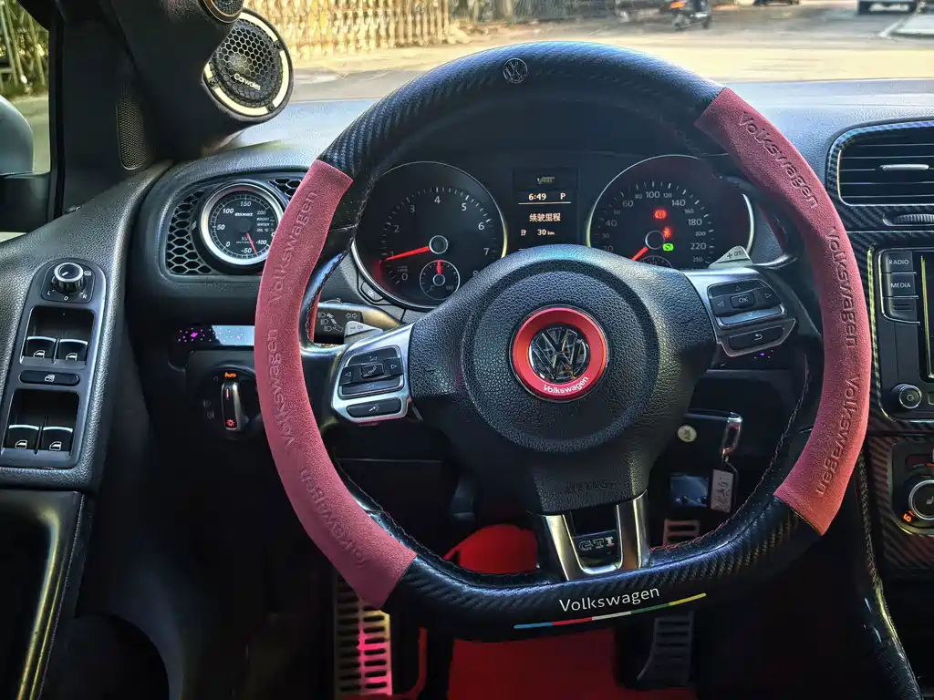 Volkswagen Golf GTI — миниатюра 10