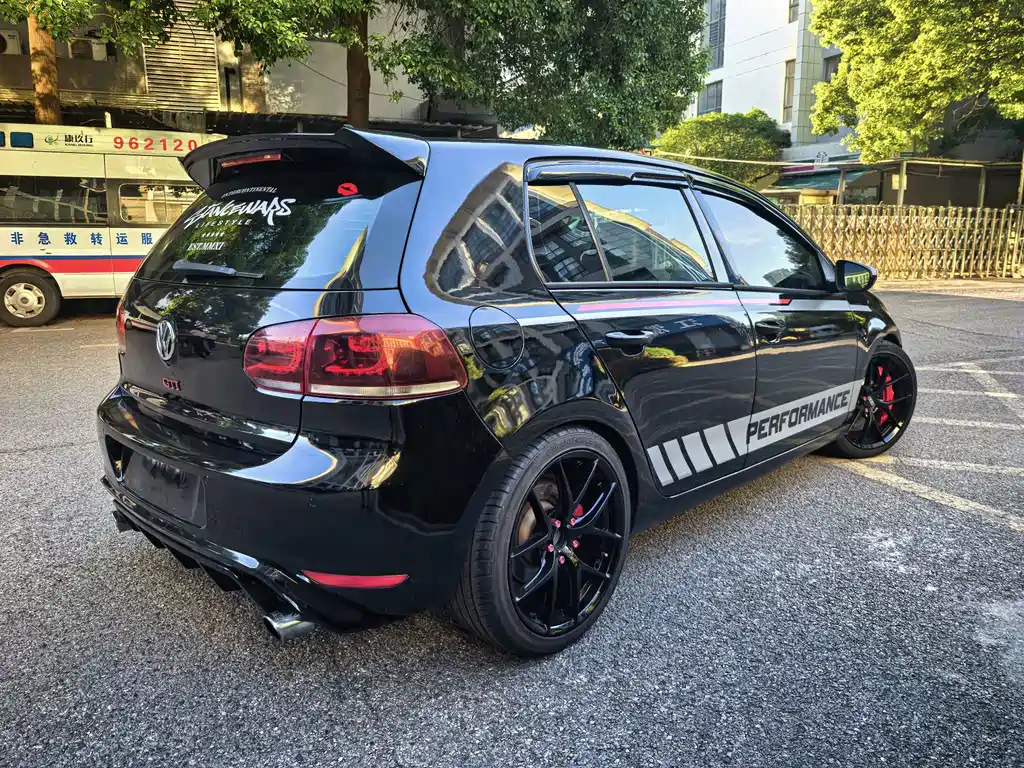 Volkswagen Golf GTI — миниатюра 30