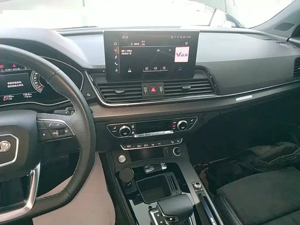 Audi Q5L Sportback — миниатюра 13
