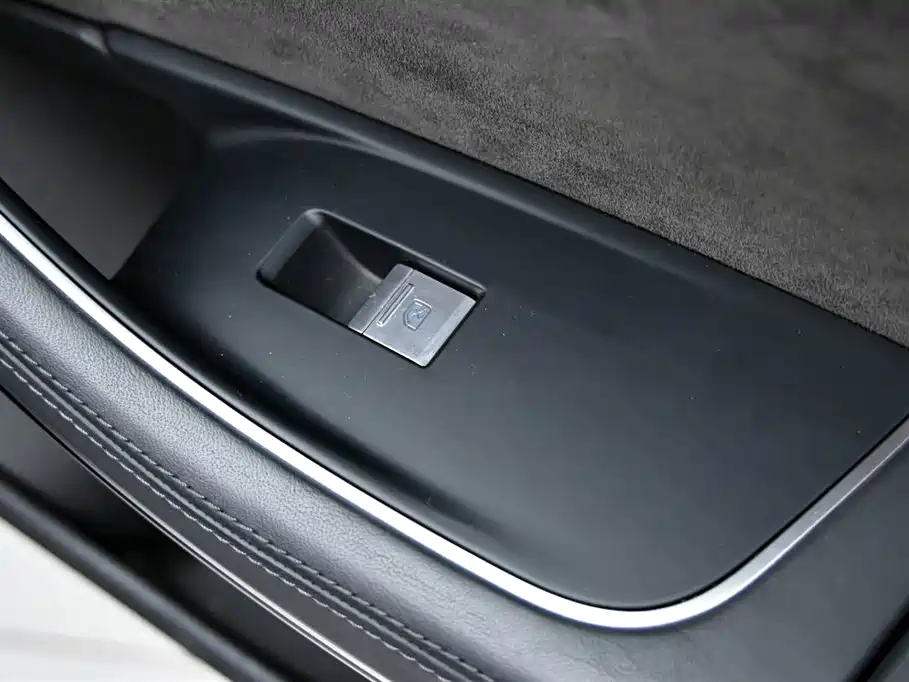 Audi A8 New Energy A8L 60 TFSIe quattro Collection Edition, фото 32