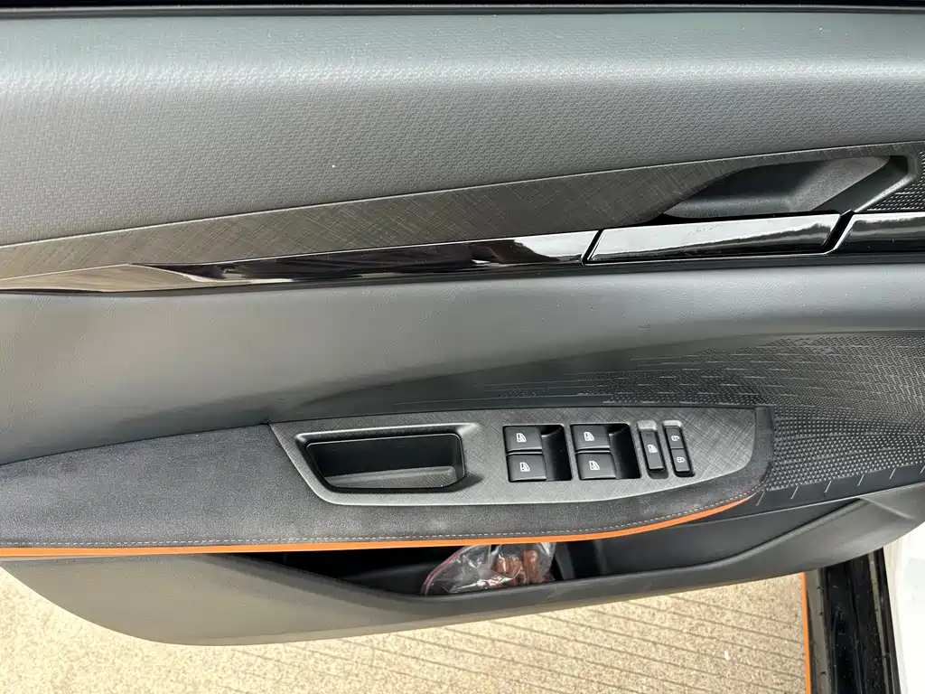Changan UNI-V — миниатюра 12