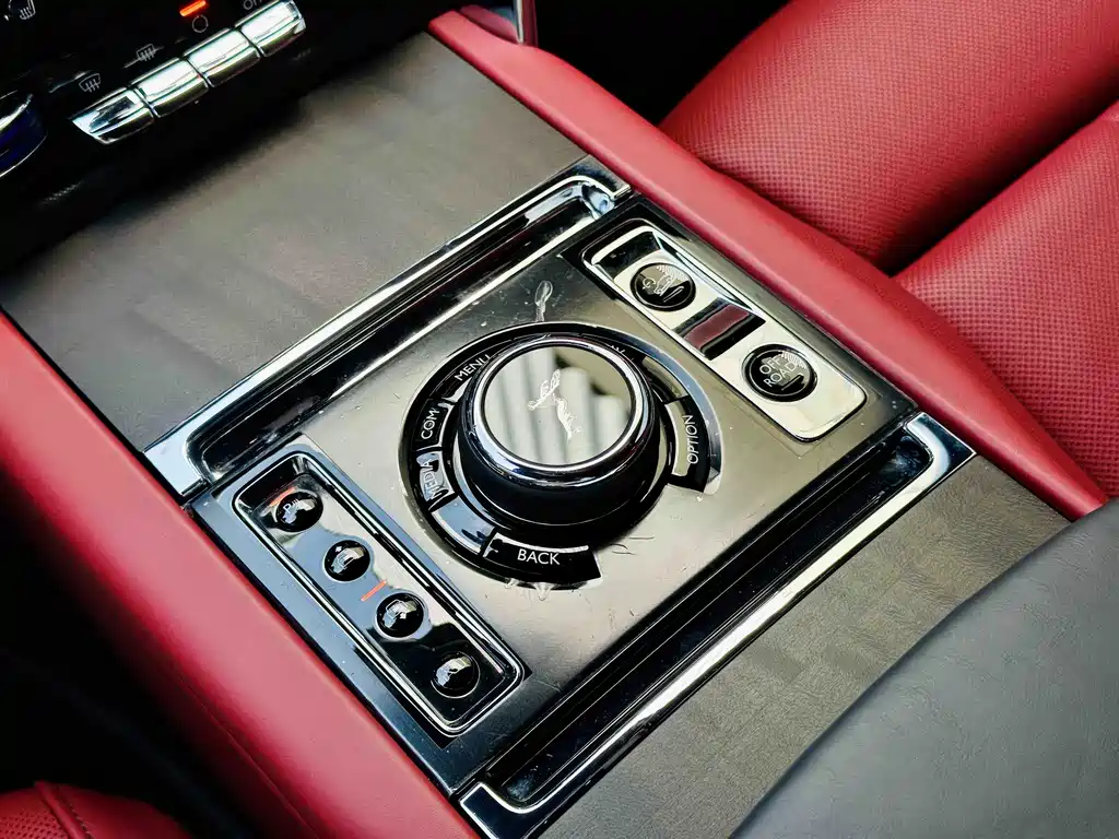 Rolls-Royce Cullinan 2018 мест