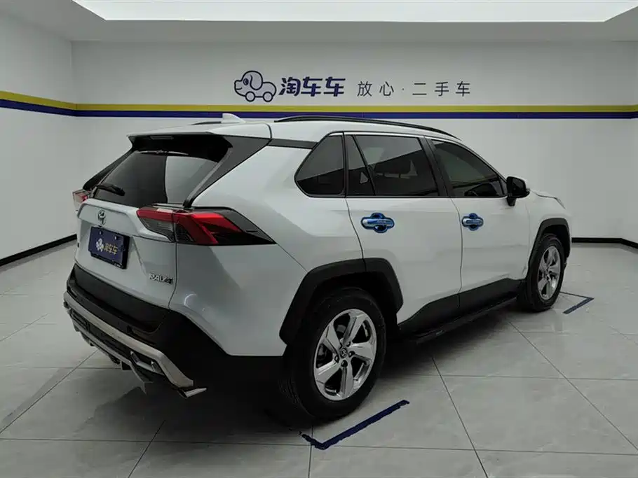 Toyota RAV4 2022 2.0L CVT Plus