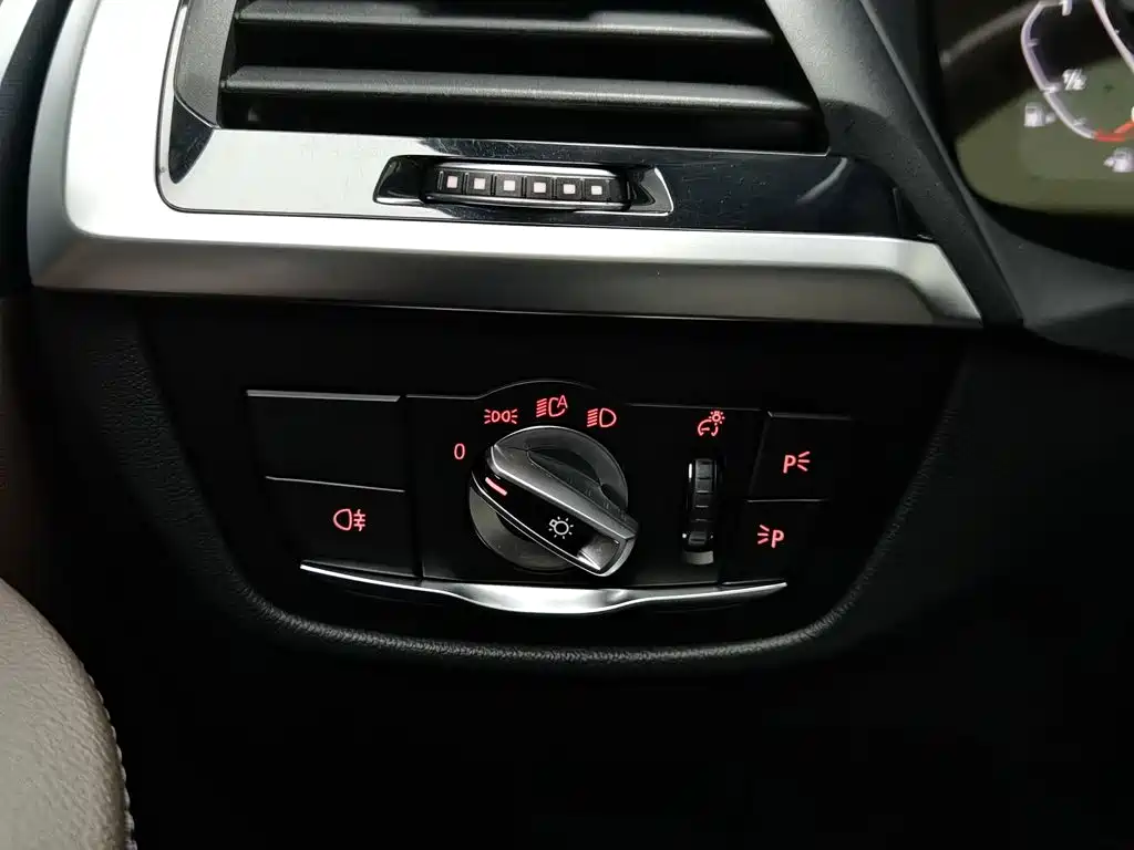 BMW X3 — миниатюра 21