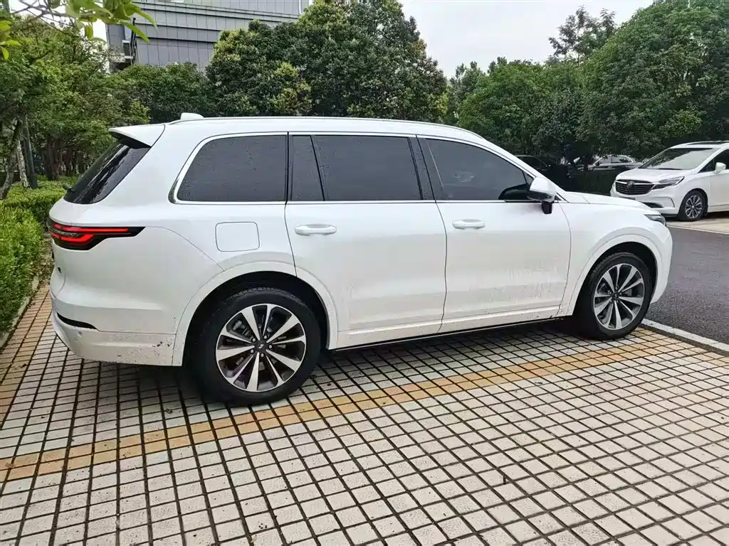 Li Auto ONE 2020 6 мест