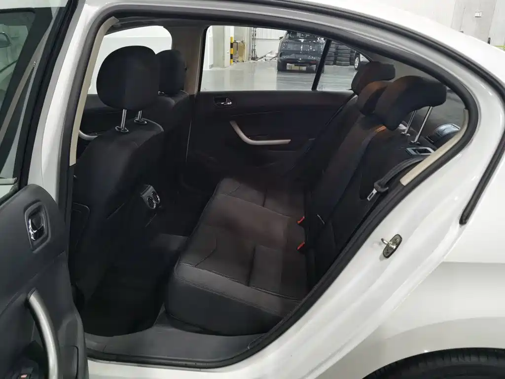 Peugeot 408 — миниатюра 15