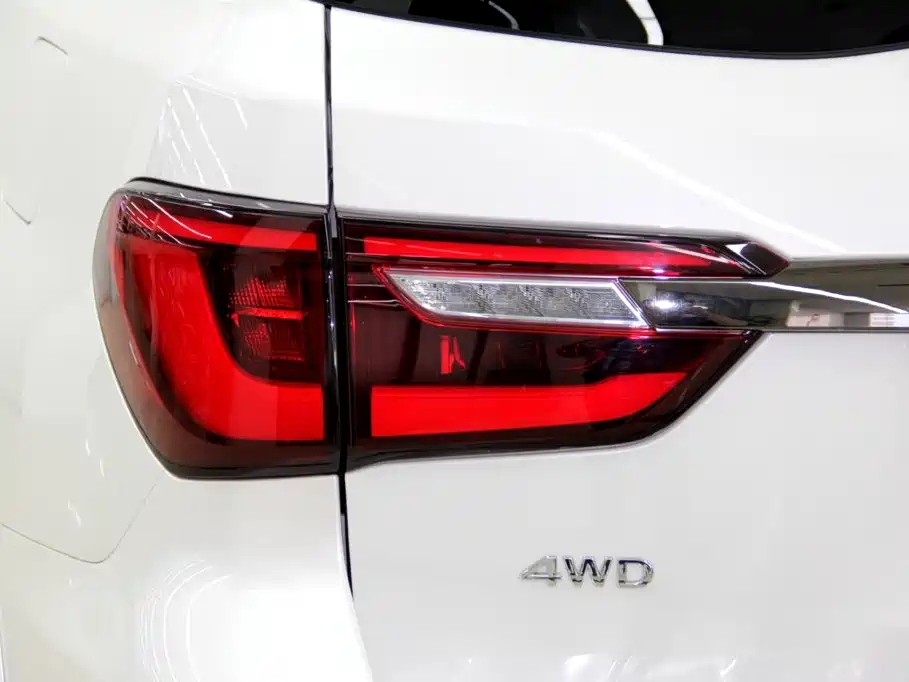 Infiniti QX80 — миниатюра 35