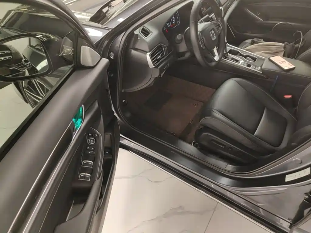 Honda Accord — миниатюра 16