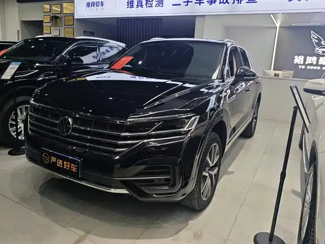 VOLKSWAGEN TOUAREG