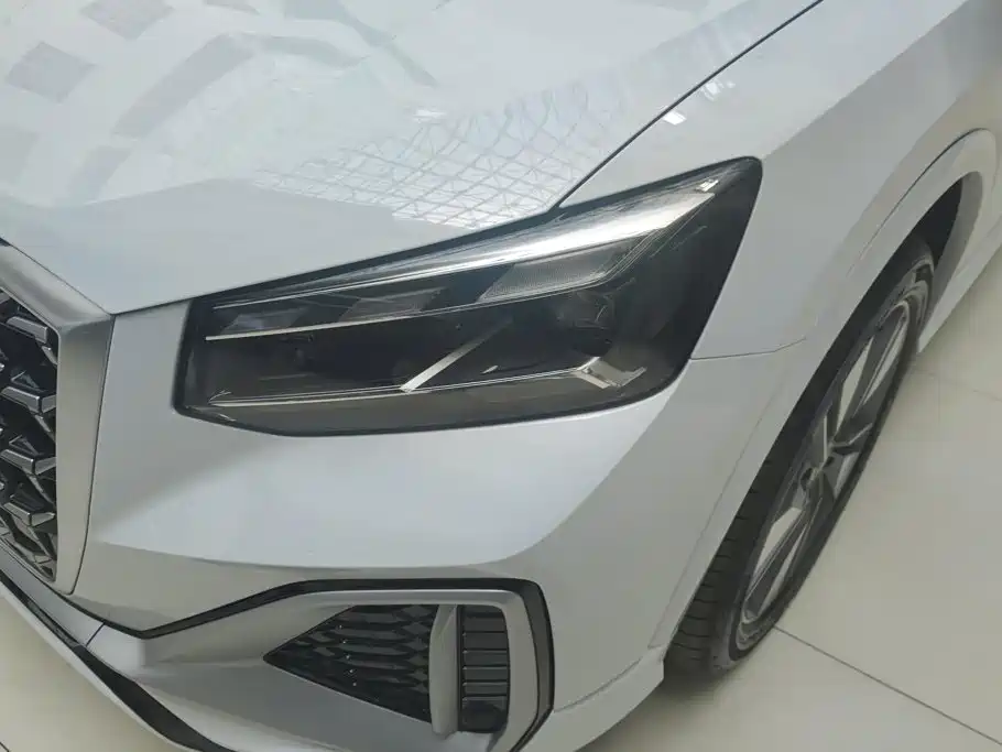 Audi Q2L — миниатюра 5
