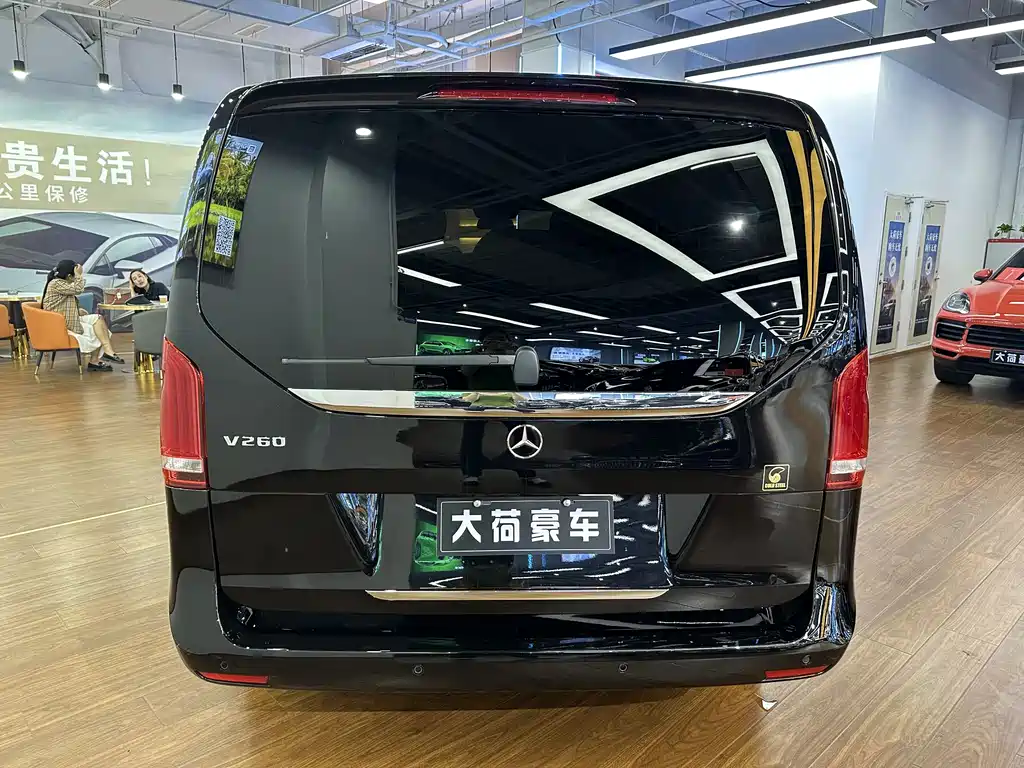 Mercedes-Benz V-Class — миниатюра 7