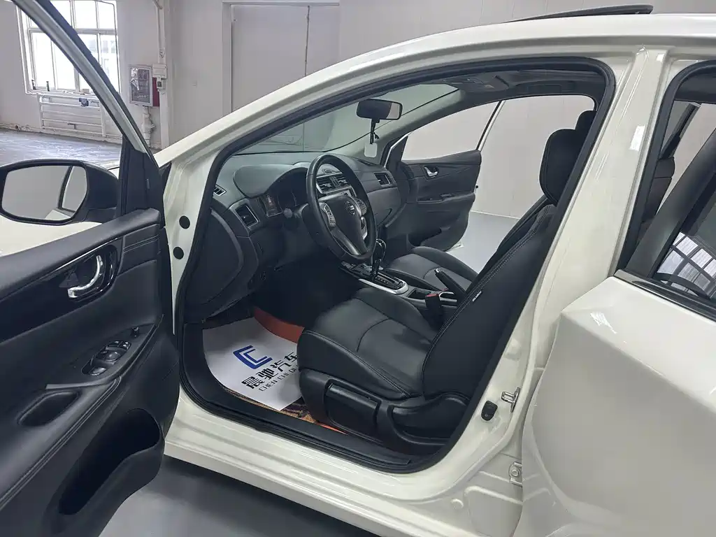Nissan Tiida — миниатюра 11
