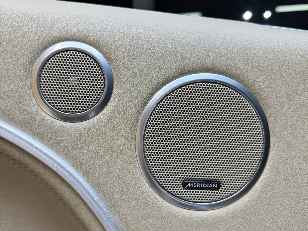 Land Rover Range Rover — миниатюра 15
