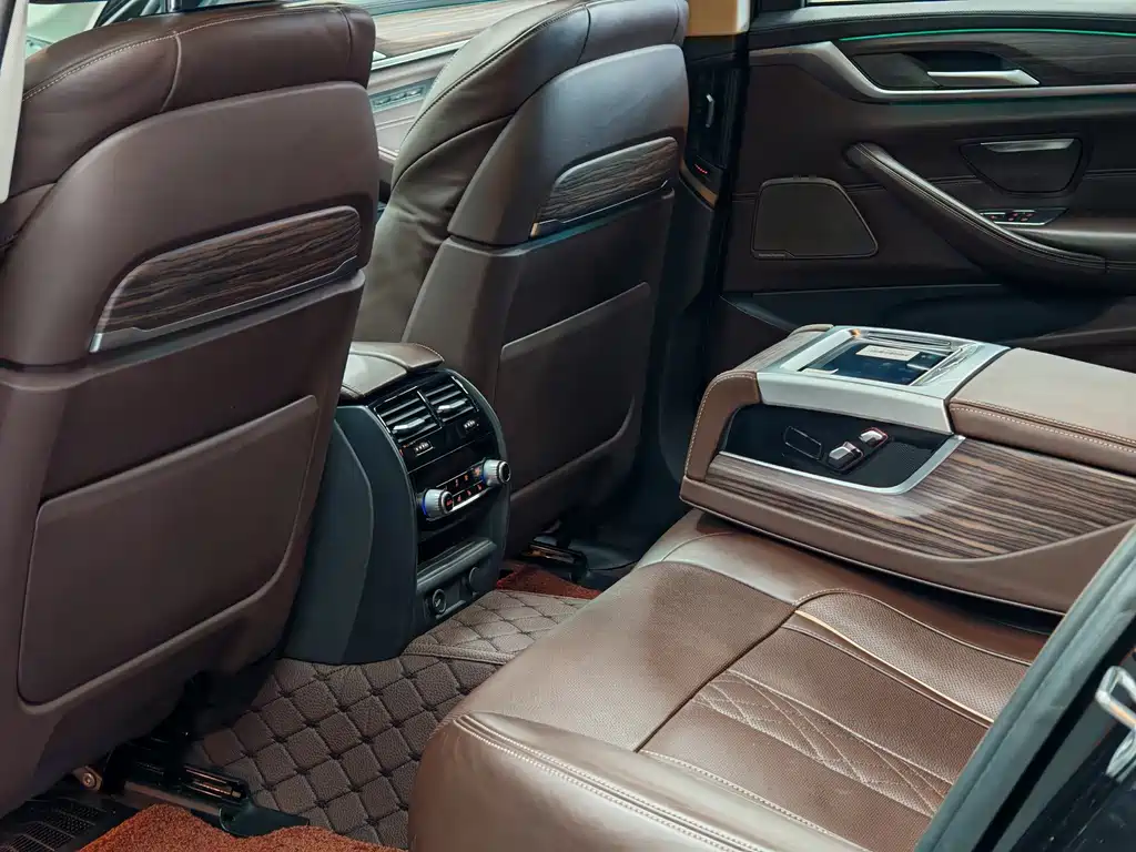 BMW 5 Series — миниатюра 41