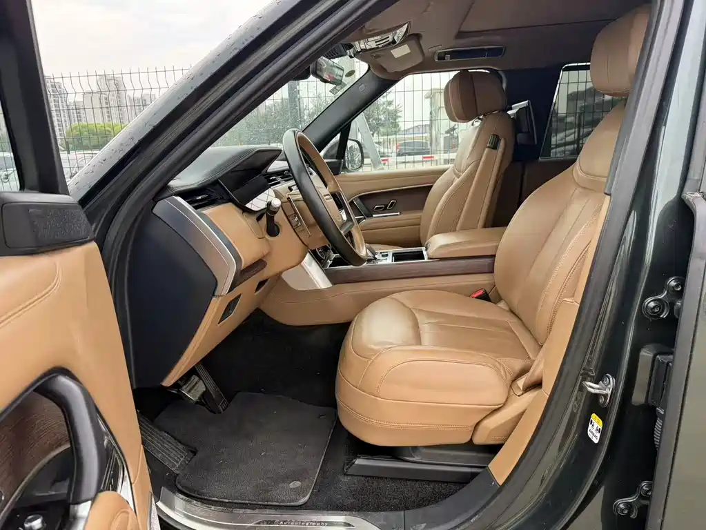 Land Rover Range Rover 2023 3.0 L6 400PS Long Wheelbase