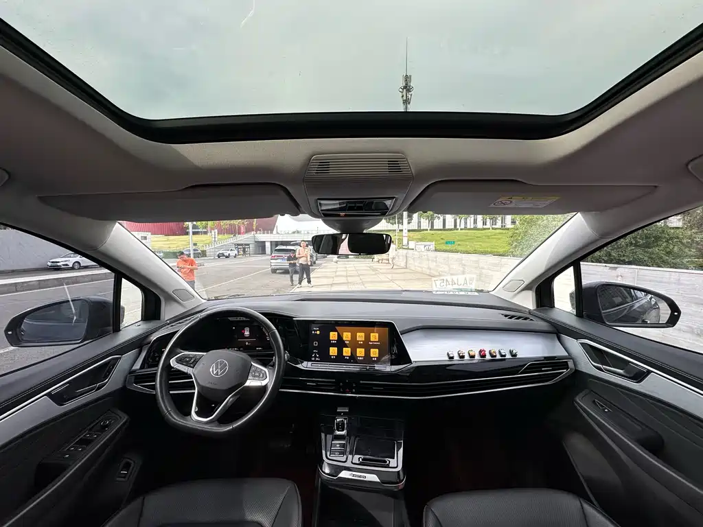 Volkswagen Viloran 2022 530TSI Flagship Pro 6 мест