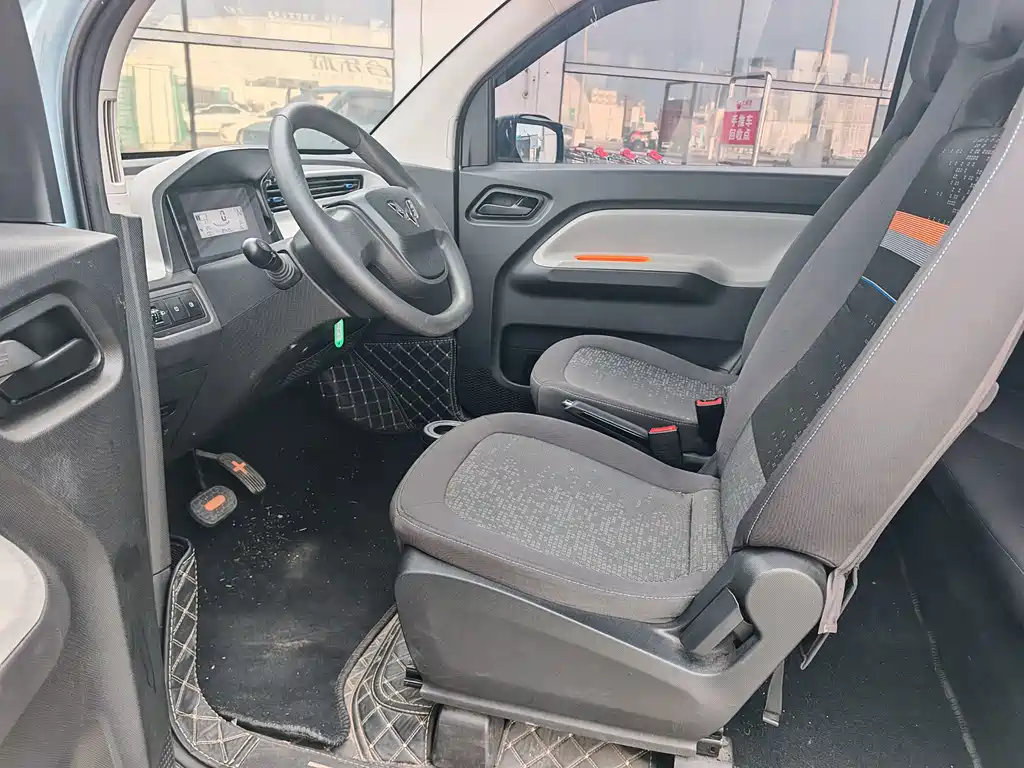 Wuling MINIEV — миниатюра 11