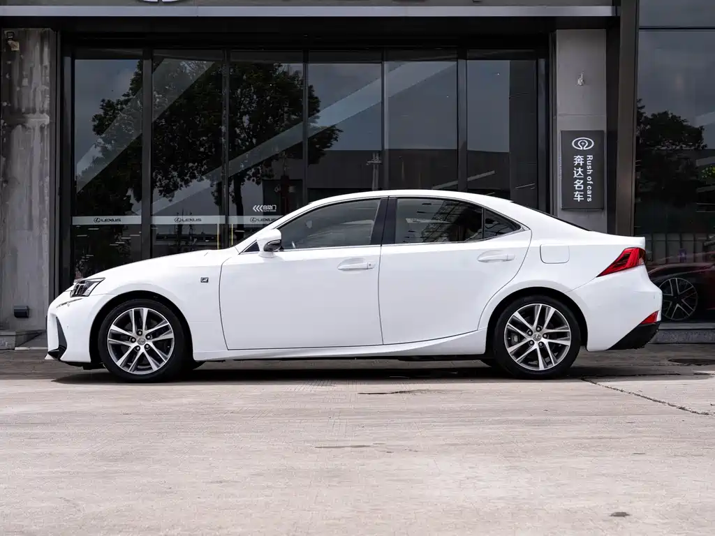 Lexus IS — миниатюра 4