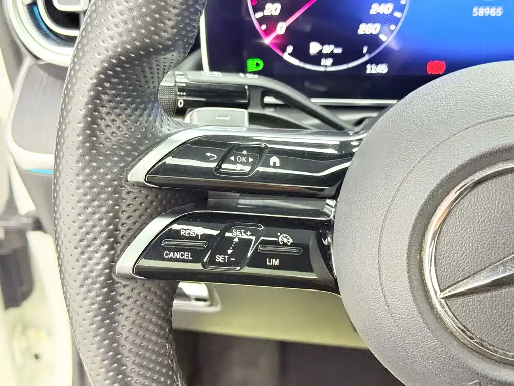 Mercedes-Benz C-Class — миниатюра 15