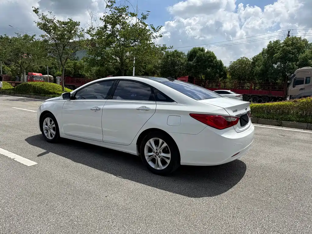 Hyundai Sonata — миниатюра 6