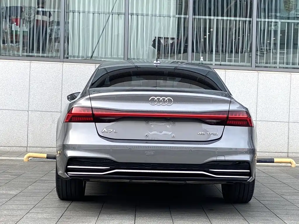 Audi A7L 2022 45 TFSI S-line