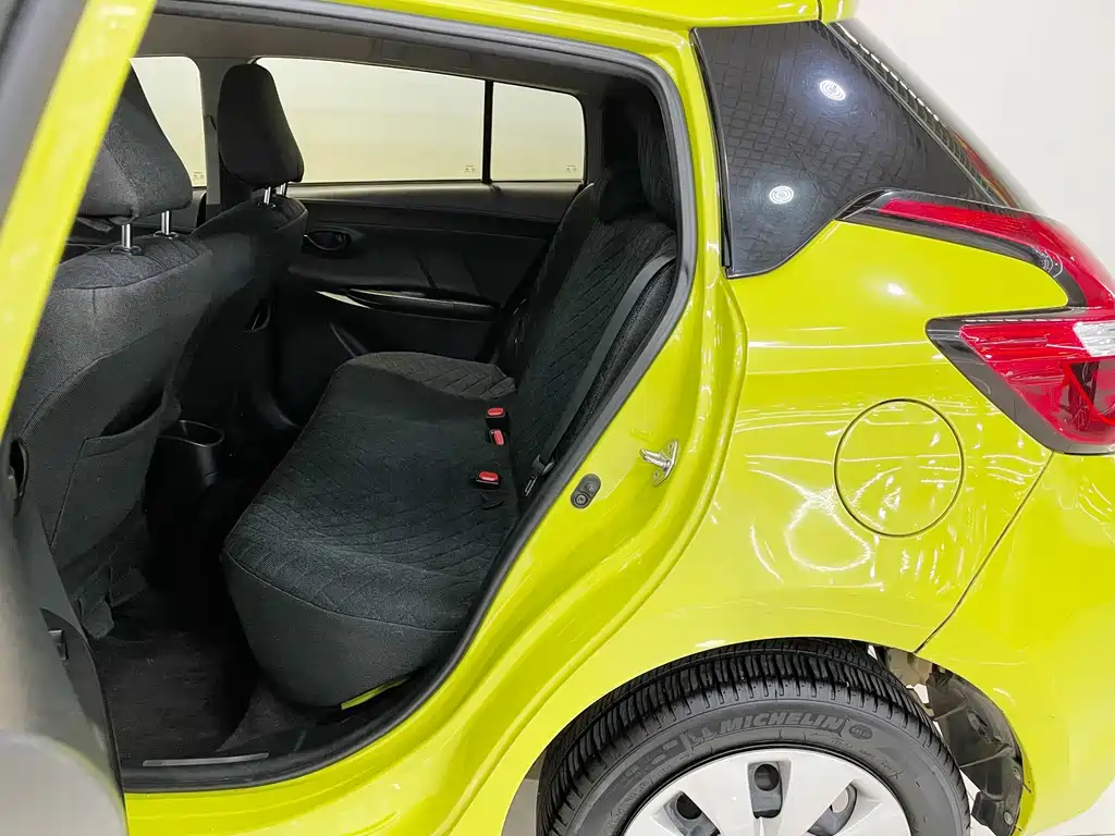 Toyota Yaris L — миниатюра 16