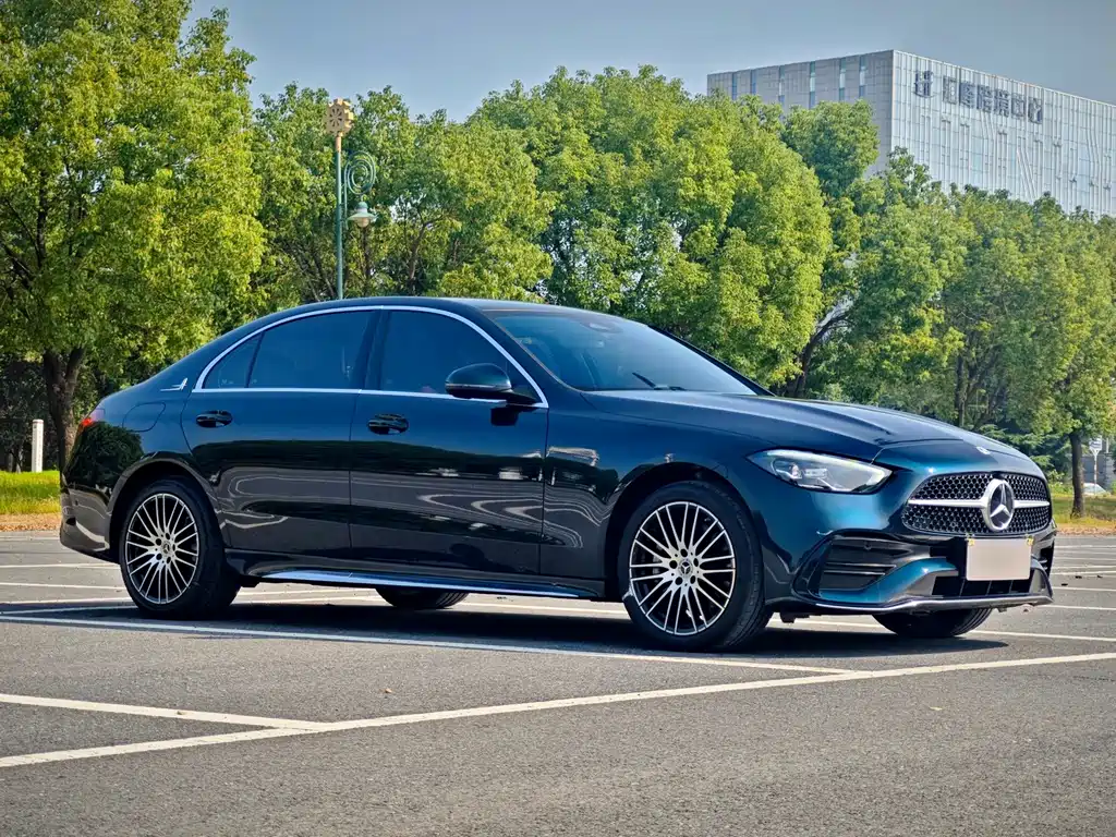 Mercedes-Benz C-Class — миниатюра 2