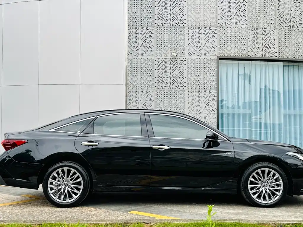Toyota Avalon 2024 2.0L Luxury