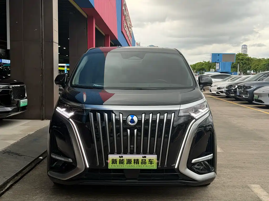 Denza D9 2022 EV 600 Flagship