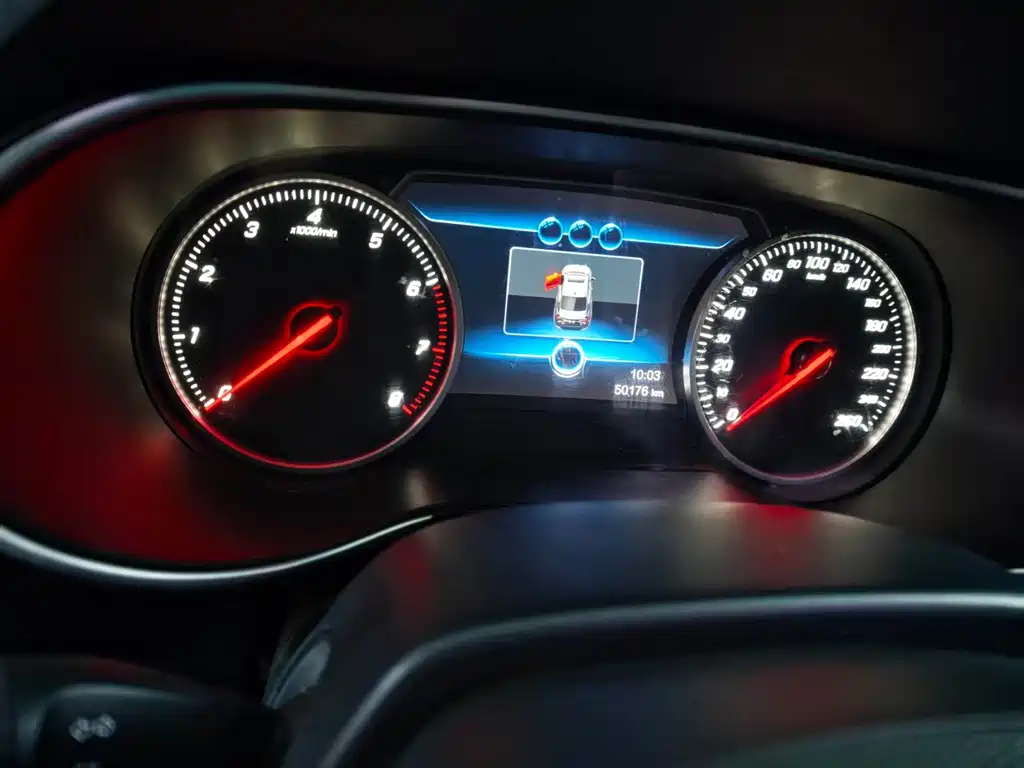 Hongqi Hongqi H5 — миниатюра 10