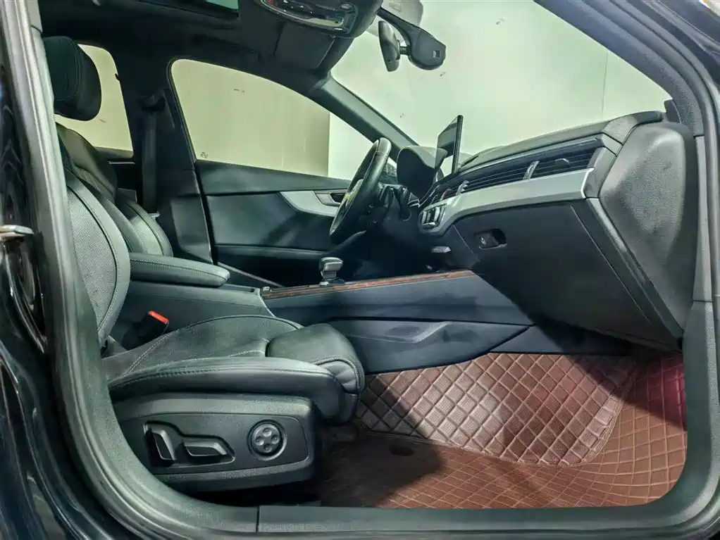 Audi A4L 2020 40 TFSI Luxury