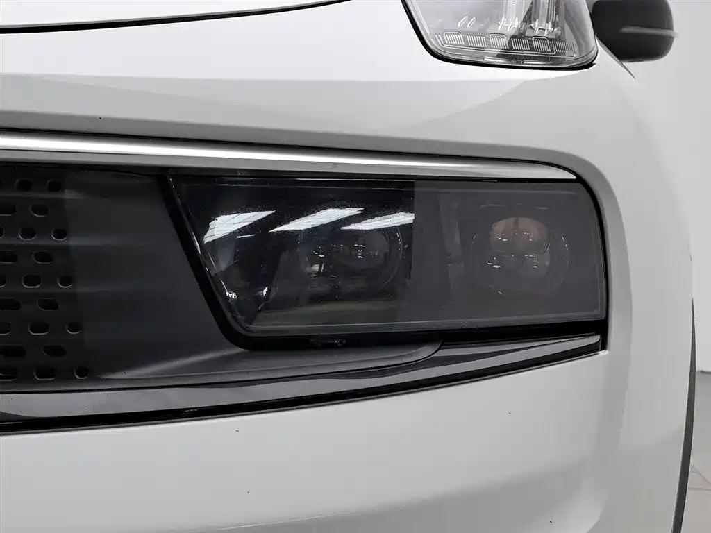 Lynk & Co 01 2017 2.0T Pro