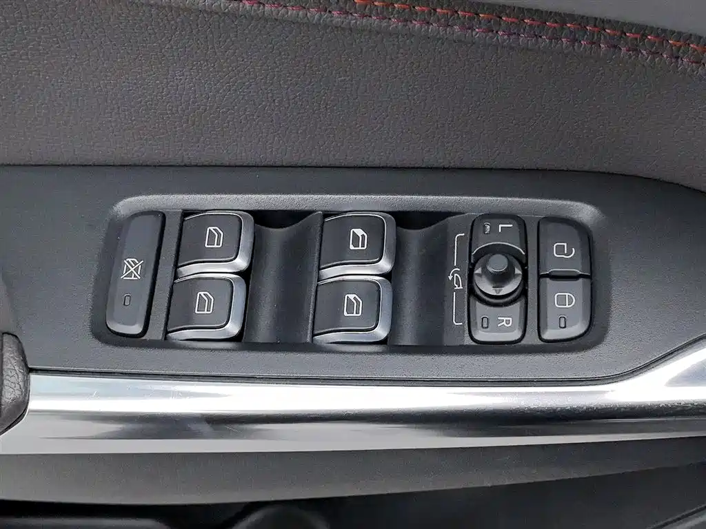 Lynk & Co 02 2019 2.0T AT Pro VI