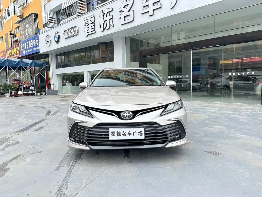 Toyota Camry 2021 2.0G Luxury