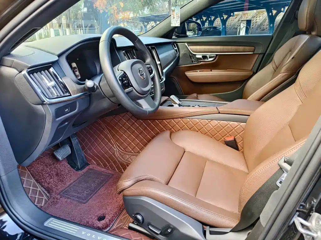 Volvo S90 2023 B5 Luxury