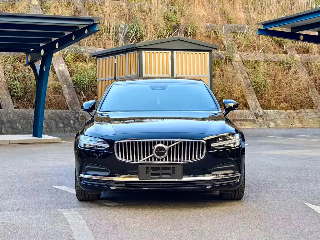 Volvo S90 2023 B5 Luxury