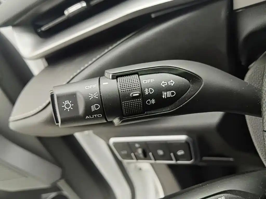 Haval H6 New Energy — миниатюра 21
