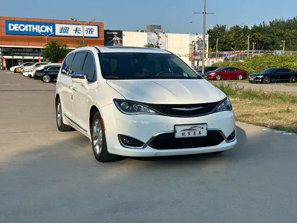 Chrysler Grand Voyager (Import) — миниатюра 3