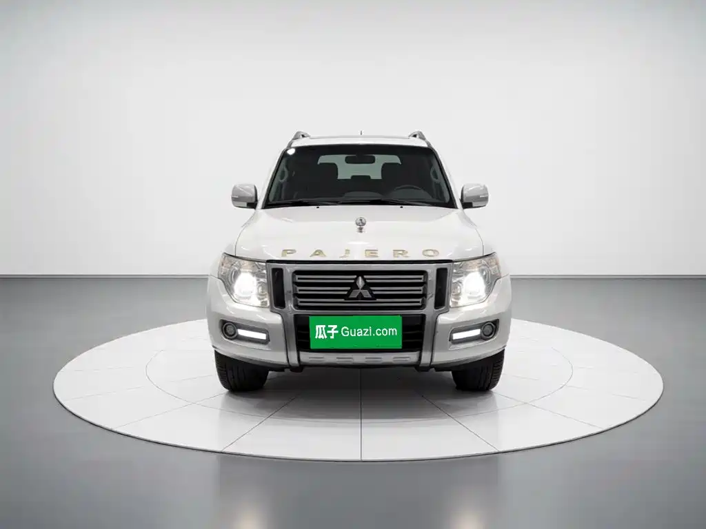 Mitsubishi Pajero (Import) — миниатюра 2