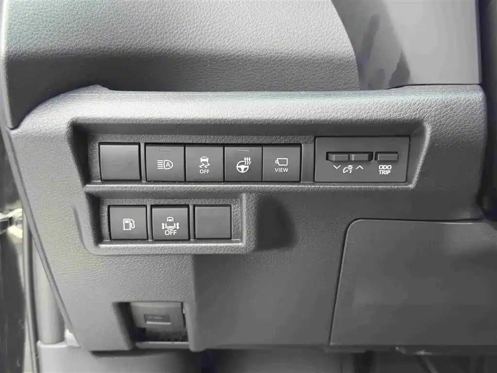 Toyota Granvia — миниатюра 18
