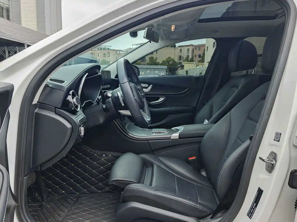 Mercedes-Benz C-Class — миниатюра 7