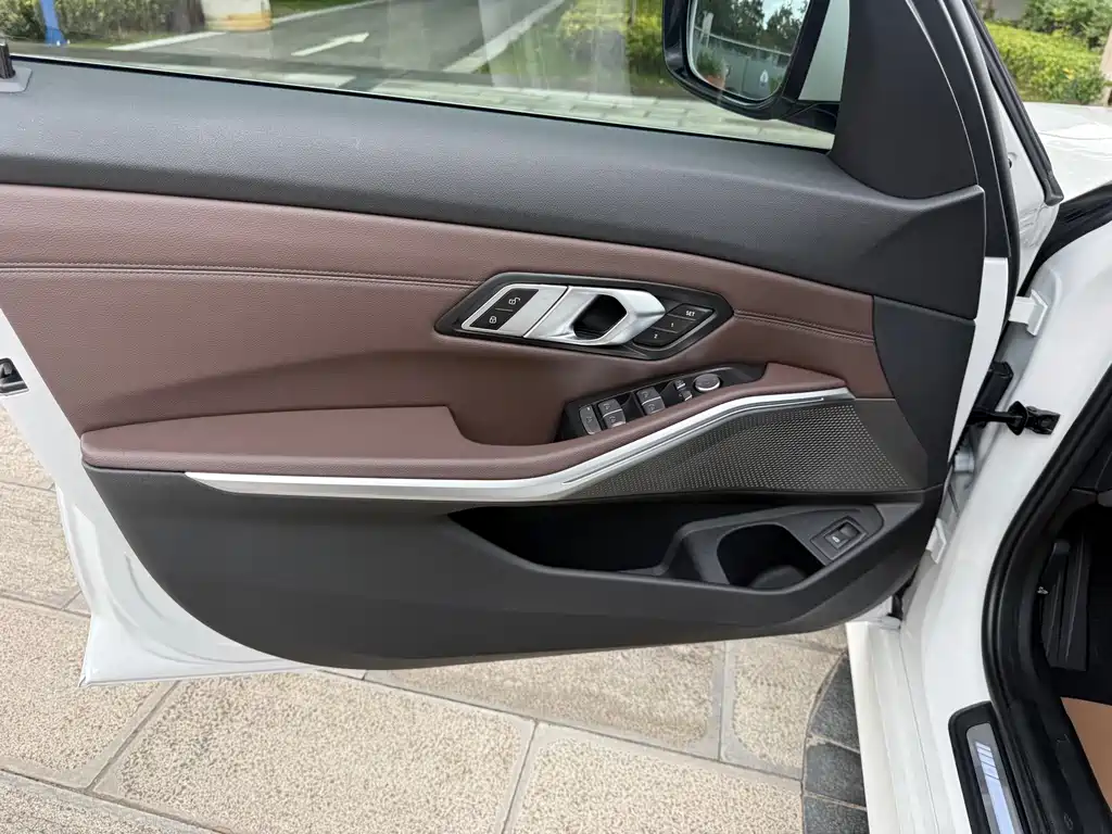 BMW 3 Series — миниатюра 17