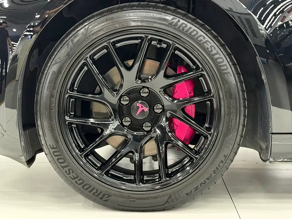 Tesla Model 3 — миниатюра 18