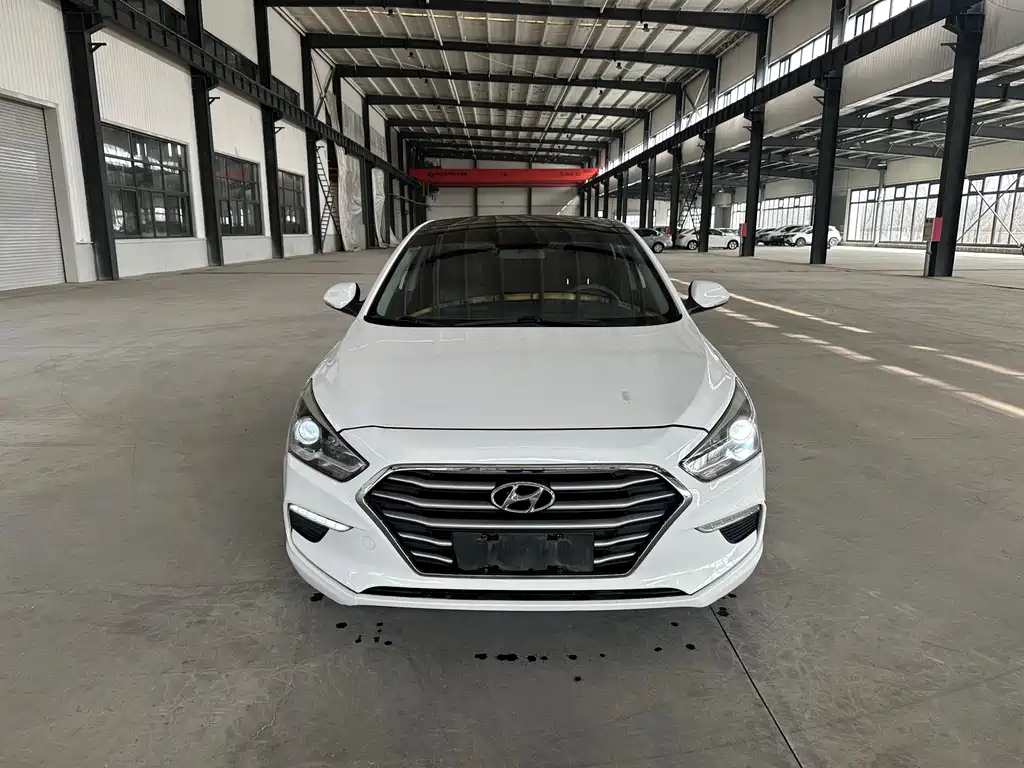 Hyundai Mistra 1.8L Auto Intelligent GLS CN-V