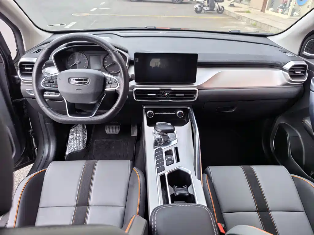 Geely Binyue — миниатюра 4