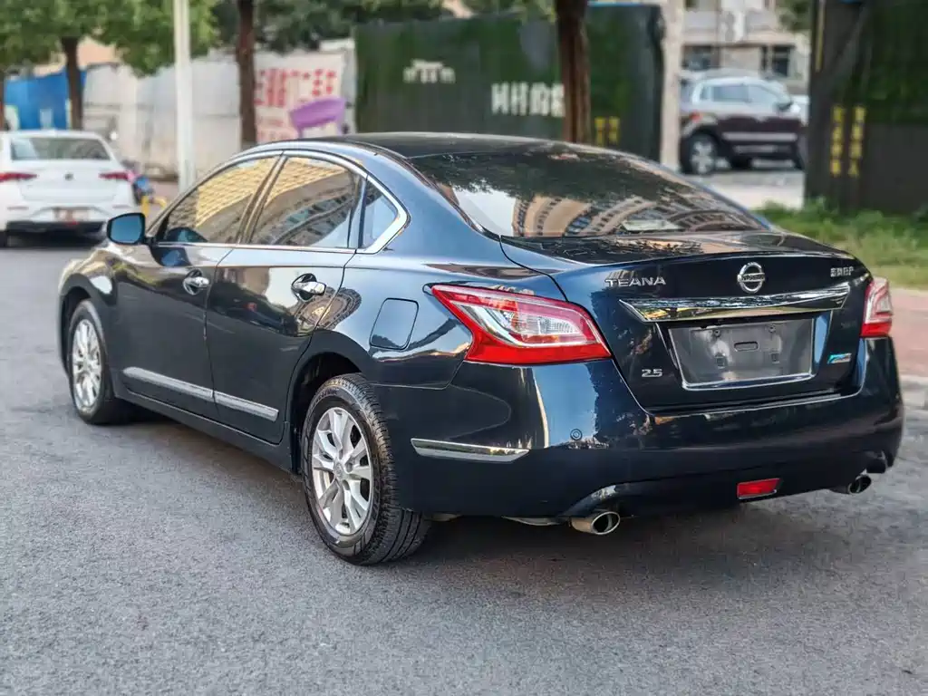 NISSAN TEANA