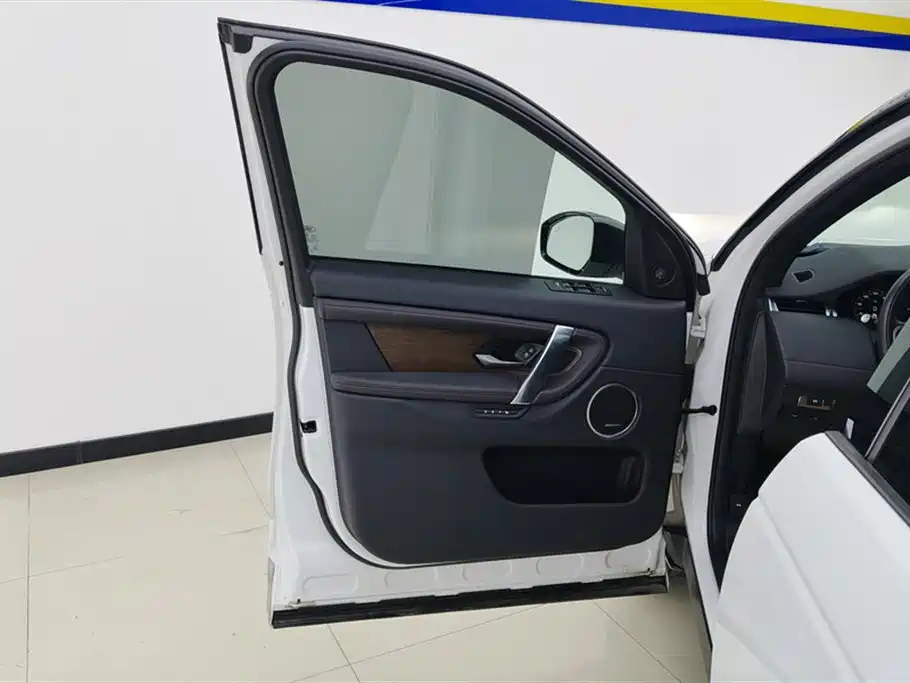 LAND ROVER DISCOVER SPORTS