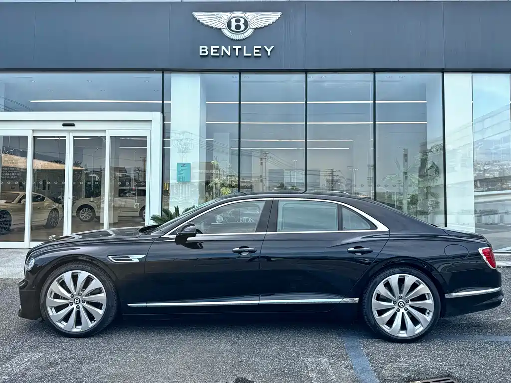 Bentley Flying Spur 2026 4.0T V8 Standard